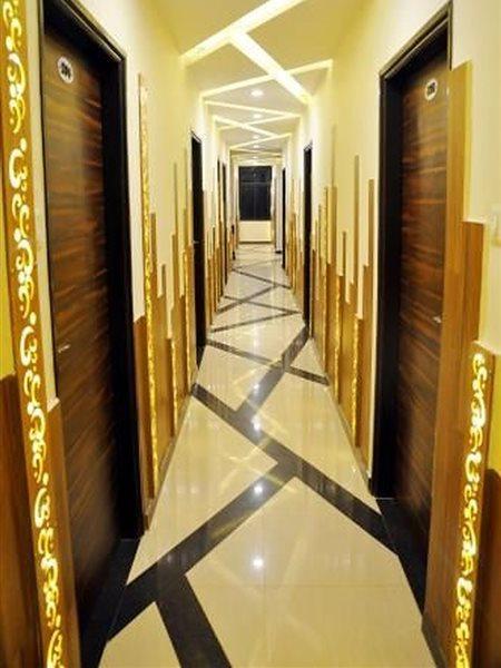 Townhouse 1182 Hotel Tirupati Galaxy Канпур Екстер'єр фото