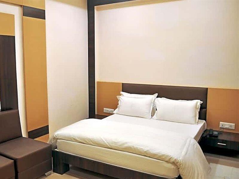 Townhouse 1182 Hotel Tirupati Galaxy Канпур Екстер'єр фото